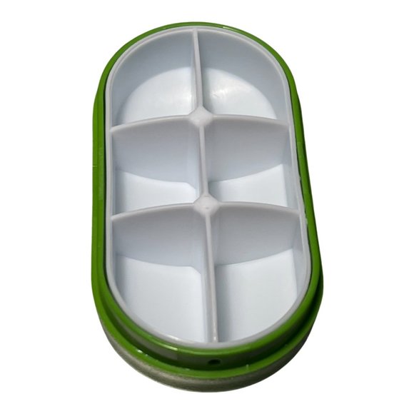 🌸FREE ADD ON🌸Pill Box with 6 Parts - Picture 3 of 7